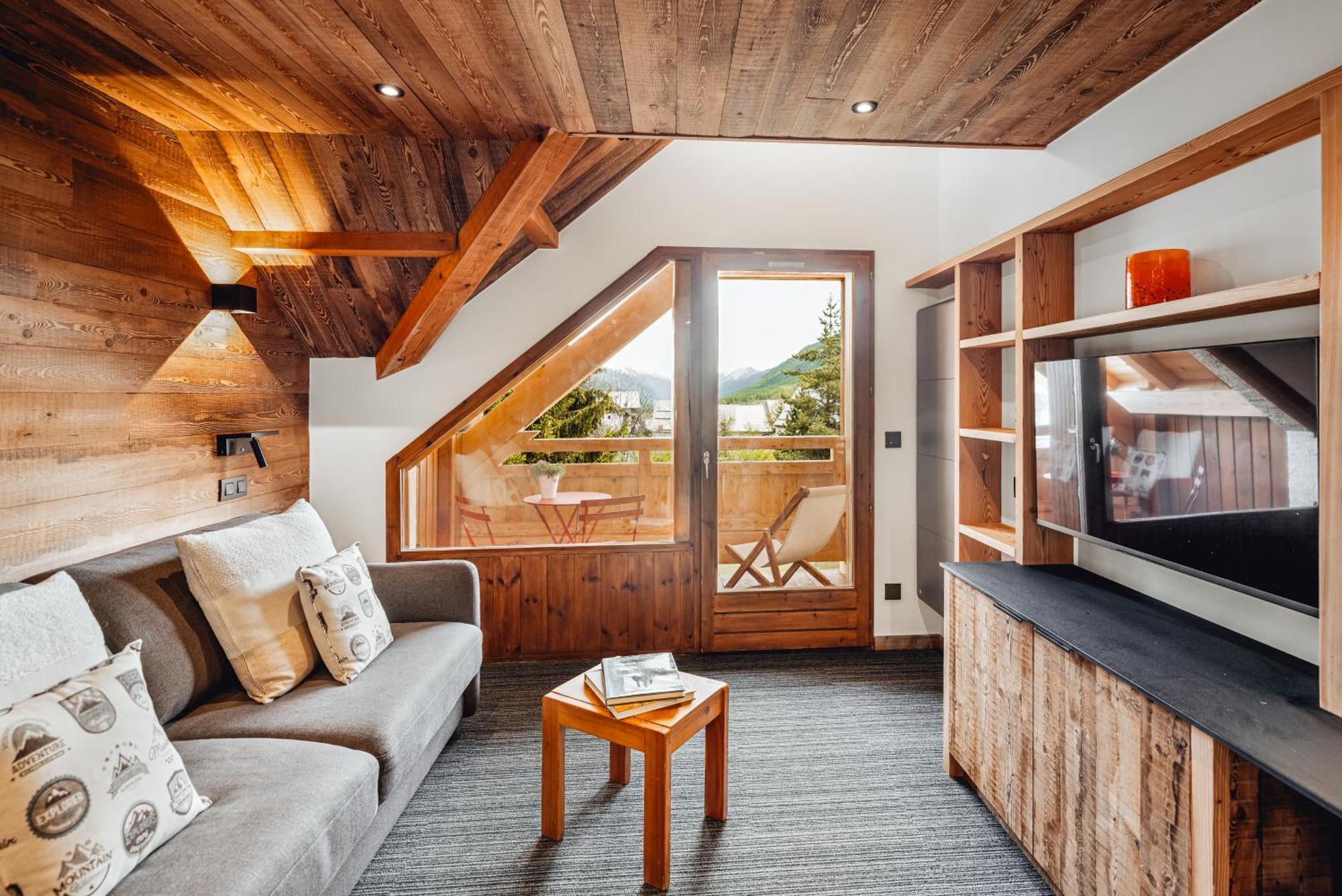 Alliey & Spa Piscine Appart-Hotel Serre Chevalier Le Monêtier-les-Bains エクステリア 写真